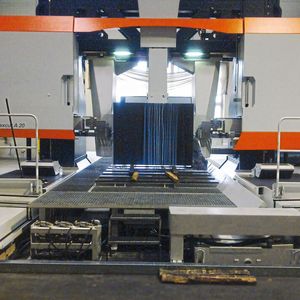 Insgesamt 35 Bandsägeautomaten in sämtlichen Dimensionen – wie hier die Kasto Maxcut A 20 – stehen bei JKZ bereit, um die benötigten Stähle präzise und effizient auf die passende Länge zuzuschneiden.(Bild:  Kasto)