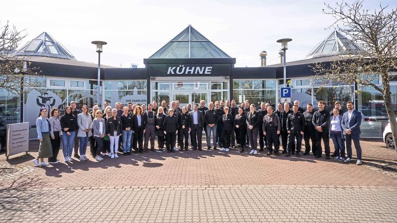 Die Kühne-Gruppe ist bestrebt, ihre Mitarbeiter möglichst lange an sich zu binden.(Bild:  Jonas Blank)