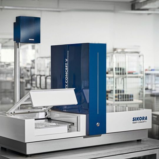 Das Laborsystem Purity Concept V inspiziert und analysiert Granulat, Flakes, Prüfplatten.(Bild:  Maag Group)