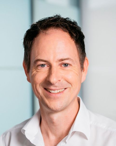 Prof. Dr. Jan Wieseke, Lehrstuhlinhaber am Sales Management Department der Ruhr-Universität Bochum, rät, bei KI-Projekten im Vertrieb klare Ziele zu definieren und die Datenqualität sicherzustellen, um Mehrwert zu schaffen und Scheitern zu vermeiden. (Bild: Ruhr-Universität Bochum)