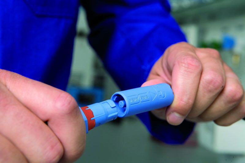Der Memosens-Stecker ermöglicht die induktive, kontaktlose und leicht zu bedienende Verbindung zwischen Sensor und Kabel.  (Bild: Endress+Hauser)
