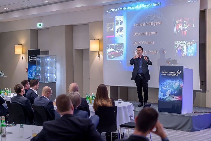 Ein Highlight waren die Hyerscaler on the Spot – hier Dr. Huang Ye von Alibaba (Vogel IT-Akademie / © Marko's Photography)