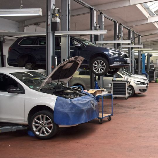 Mehr als 95 Prozent der Volkswagen-Servicepartner in Deutschland haben weiter geöffnet.(Bild:  Jan Rosenow)