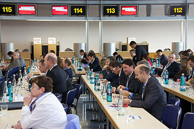 Am 3. November 2011 fand im Terminal 1-West (Terminal 0) des Stuttgarter Flughafens
das AEB-Fachforum statt.
Bild: IX-Media/AEB (Archiv: Vogel Business Media)