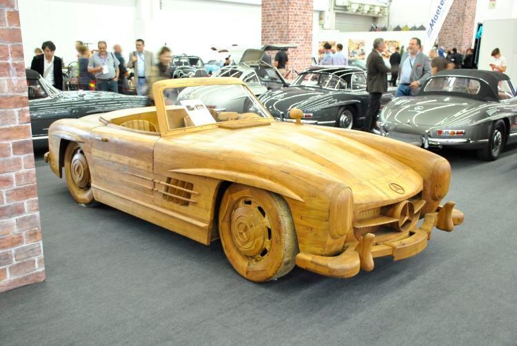 Ein echter SL ist zu teuer? Ob die knapp 30.000 Euro für die Holzvariante eine wirkliche Alternative darstellen, muss jeder selbst entscheiden. (Dominsky/»kfz-betrieb«)