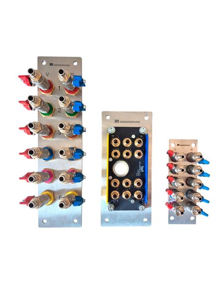 Left: large plate for connecting up to six circuits Centre: plate for mounting a multi-coupling Right: small plate for connecting up to five circuits (Source: Nonnenmann)