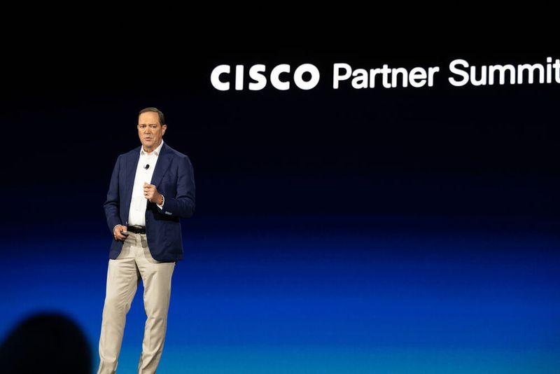 CEO-Chuck Robbins heißt die Partner in Vancouver wilkommen. (Bild: Cisco)