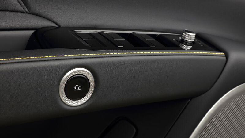 Einen mechanischen Türöffner wird es im Grecale nicht mehr geben. Stattdessen entriegeln die Türen auf Knopfdruck elektrisch. (Maserati)
