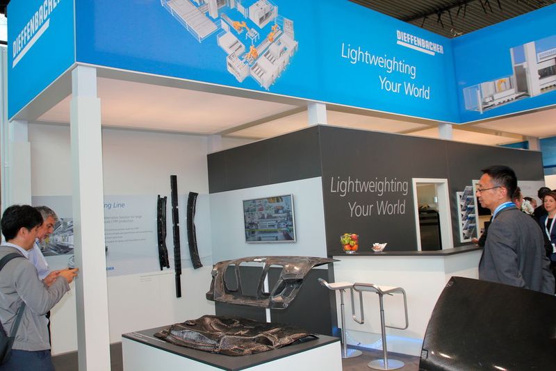 Und weiter geht der Rundgang durch die Hallen der Composites Europe 2015... (Bild: Königsreuther)