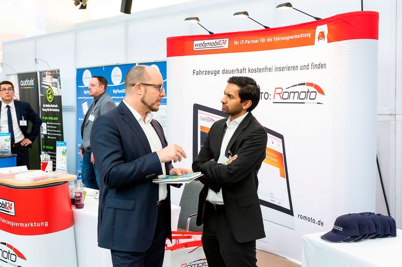 Ico-International GmbH präsentiert ihre dauerhaft kostenfreie Fahrzeugbörse Romoto. Die Schwestermarke WebMobil24 bietet bewährte IT-Lösungen für den Händler. (Bild: Stefan Bausewein)