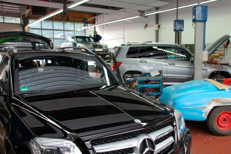 Die Werkstatt des Autohauses Weitkamp ist gut ausgelastet. (Foto: Rubbel)