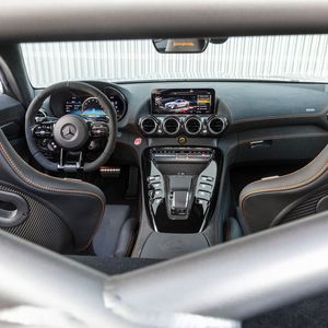 Das Interieur ist AMG-typisch gestaltet.(Bild:  Mercedes)