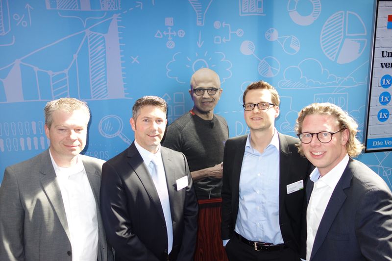 (v. l.) Frank Lutzke, ALSO, Torsten Dieterich, Microsoft, Satya Nadella, Microsoft, Torben Lehmeke, ALSO, und Carsten Weber, Microsoft  (Bild: IT-BUSINESS)