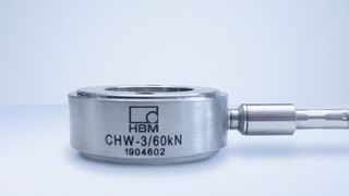 Die PACEline CHW ist ein piezoelektrischer Kraftsensor (Kraftmessring) für Kraftmessungen bis 300 °C. Extreme Temperaturen und große Temperaturunterschiede haben keinen Einfluss auf das Messergebnis. (Bild: HBM)