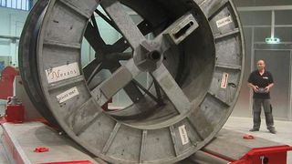 Bei der Entwicklung und Produktion von Mittel- und Hochspannungskabeln nutzt Nexans Deutschland seit kurzem Luftkissentechnik von Solving für den innerbetrieblichen Transport. Bild: Solving (Archiv: Vogel Business Media)