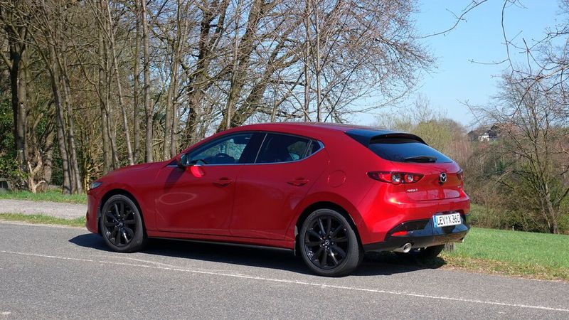 Einen Diesel gibt es ab dem Modelljahr 2021 nicht mehr. (Bild: Rosenow/»kfz-betrieb«)