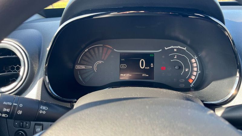 Der Sprint von 0 auf 100 km/h dauert ganze 19,1 Sekunden, und schneller als 125 km/h geht es nicht. Überholvorgänge scheinen unendlich und werden bei heranschnellenden Fahrzeugen zum Nervenspiel. (Bild: Simon – VCG)