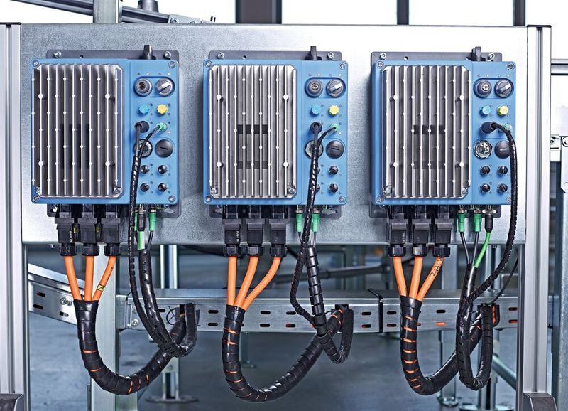 Der Nordac Link für die Wandmontage ist auch mit integrierter Ethernet-Schnittstelle und erweiterter Funktionaler Sicherheit erhältlich (Bild: Nord Drivesystems)