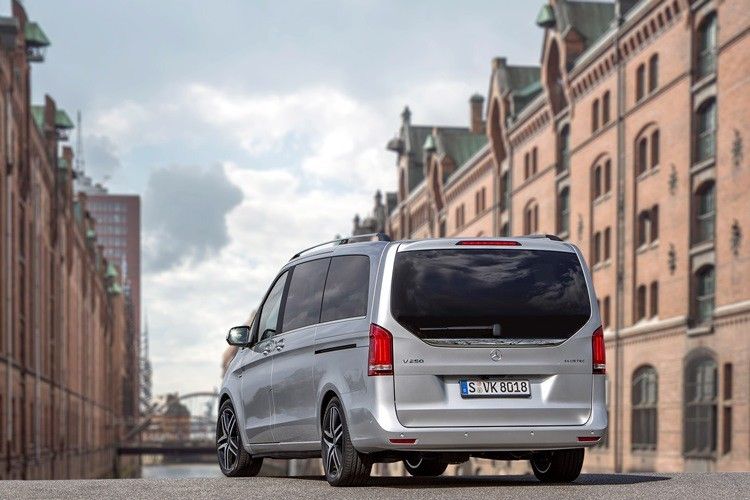Dank hochwertiger Materialien und moderner Pkw-Technik ist sie gegenüber dem heutigen Viano kaum mehr wieder zu erkennen. (Foto: Daimler)