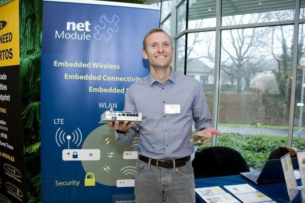 Connectivity war das alles beherrschende Thema bei Mathias Meyer von NetModule. (Bild: Elisabeth Wiesner)