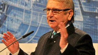 Präsident Klaus Dieter Breitschwert: „Mit 115.000 Menschen beschäftigt das Bayerische Kfz-Gewerbe mehr  Mitarbeiter als Audi und BMW in Bayern zusammen.“ (Foto: Zietz)