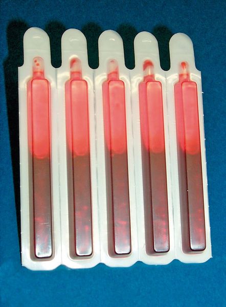 Folien aus Cycloolefin-Copolmer (COC) sind bis zu 140 °C hitzebeständig und haben eine niedrige Durchlässigkeit für Wasserdampf. Das sind wichtige Eigenschaften von Verpackungen für medizintechnische Produkte. Bild: Ticona (Archiv: Vogel Business Media)