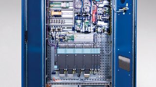 Im modularen Schaltschrank der LQ Group werden konventionelle Bauteile zu funktionalen Baugruppen zusammengefasst. (Bild: LQ Mechatronik-Systeme GmbH)