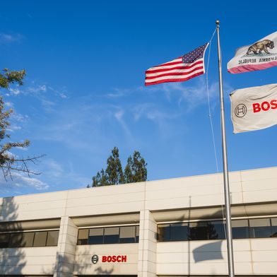 Bosch baut seit einigen Monaten sein Halbleiterwerk in den USA um. Dafür erhält der Zulieferer nun einen staatlichen Zuschuss. (Bild: Bosch)