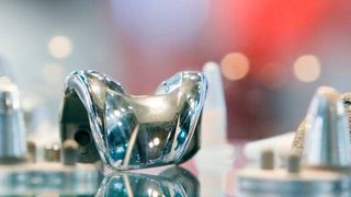 Glänzende Aussichten für die Metav-Macher! Wie der VDW heute betont, ist man soeben in die Anmeldephase für die Metav 2022 gegangen. Es wird die erste Metallver- und -bearbeitungsmesse seit der EMO 2019 sein, auf der es wieder was zum Anfassen gibt! (VDW)