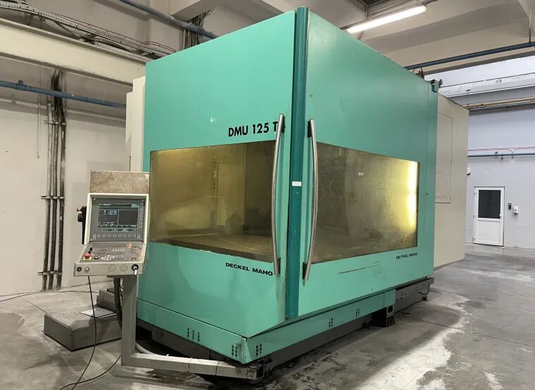 Unter den Hammer kommen auch zwei Deckel-Maho-Vertikalbearbeitungszentren. Darunter ist diese DMU 125 T ... (Bild: Suprlex)