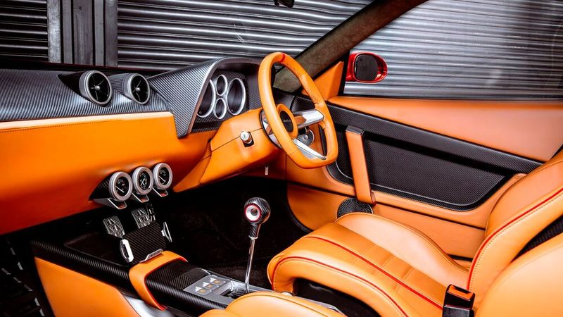 Auch für den Innenraum setzt Evoluto auf ein umfangreiches Upgrade. (Bild: Evoluto Automobili)