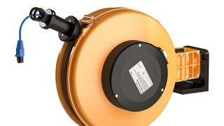 Im Kabelroller FT 260.1210 LAN von Schill ermöglichen die Schleifringe der Baureihe SVTS A von Servotecnica eine Datenübertragungsrate von bis zu 1 GBit/s. Der Aufroller ist eine platzsparende Lösung zur Netzwerkverbindung von ortsveränderlichen Endgeräten. (Bild: Schill)