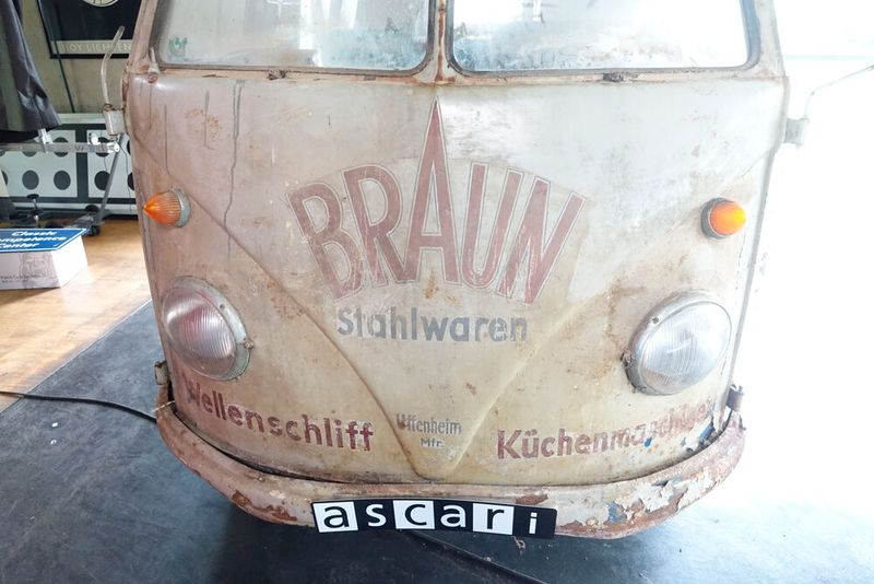 Ascari ist eine Ausgründung des einstigen VW- und Audi-Autohauses Baumann in Röttingen. Seit 2009 widmet sich das Unternehmen der Wartung, Reparatur und Restaurierung von sowie dem Handel mit klassischen Fahrzeugen vorrangig aus dem VW-Konzern. (Bild: Dominsky – VCG)