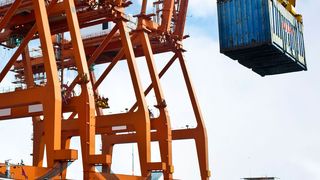 Eine typische Bremsanwendung ist der Absenkbetrieb eines Container-Krans. (Bild: Frizlen)