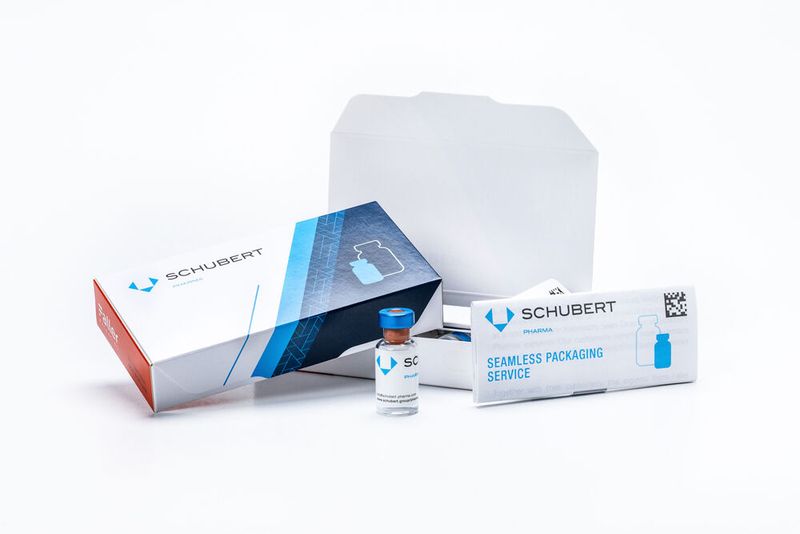 Packmittel wie Faltschachtel, Packungsbeilage und Haftetikett sollten so früh wie möglich bei der Entwicklung von neuen Medikamenten mitgedacht werden. Schubert-Pharma und Faller Packaging beraten zu diesem und anderen Verpackungsthemen auf der Messe.  (Bild: Gerhard Schubert GmbH)