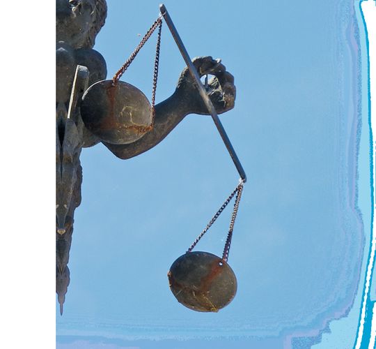 Justitia: Gerade in den letzten Monaten haben sich viele Änderungen im Produktrecht ergeben.(Bild:  Lupo, pixelio.de)