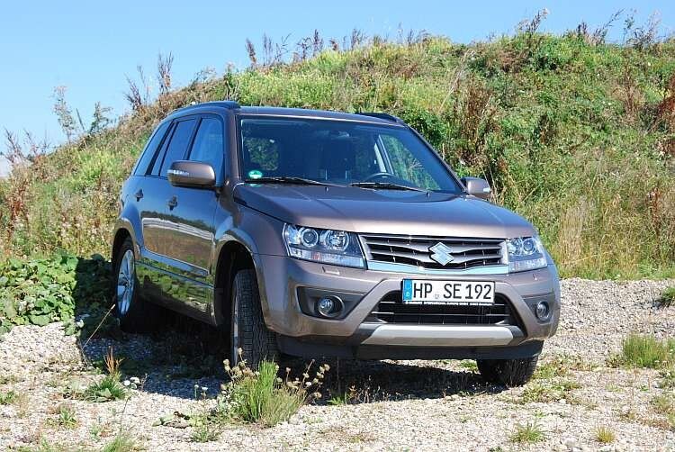 Für den Parkplatz vor dem Kindergarten ist der Grand Vitara bestens geeignet – wenn es ein Waldkindergarten ist. (Foto: Rosenow)