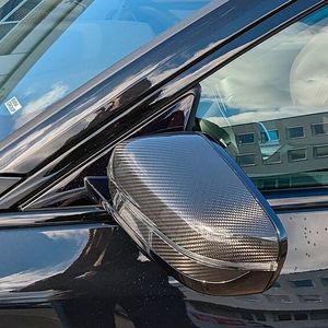 Der Testwagen war mit dem „M-Carbon-Exterieurpaket“ für 2.900 Euro ausgestattet.(Bild:  Rosenow – »kfz-betrieb«)