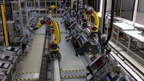 Automatisierte Fertigung von Schubladenkästen für Badmöbel. (Bild: Toolcraft)