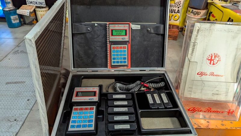 Wertvolles Werkzeug: Diagnosegerät aus den 80er-Jahren. (Bild: Dominsky )