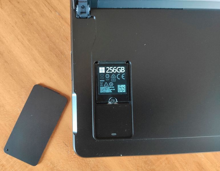Die M2-2230-SSD ist unter einer magnetischen Abdeckung gut zugänglich. (Vogel IT-Medien)