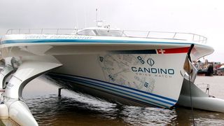 Stolze Ausmaße – geringes Gewicht: Beim Hightech-Boot Turanor Planetsolar kamen federleichte Verbundwerkstoffe zum Einsatz.  Bild: Reed Exhibitions/Marcus Reichl (Archiv: Vogel Business Media)