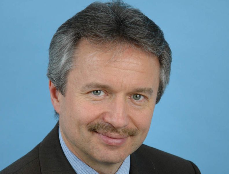 Günther Pinkowski, Krohne: „In Petrochemie, Öl- und Gas, Chemie sowie Pharmaindustrie ist der Austausch wartungsintensiver mechanischer Durchflussmessgeräte sehr wichtig. Sowohl Masse- als auch Ultraschalldurchflussmessgeräte sind wartungsarm und gewährleisten keinen zusätzlichen Druckverlust.“ (Archiv: Vogel Business Media)