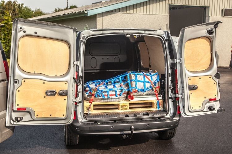 Der Citan verfügt über einen bis zu 3,8 m³ großen Laderaum und maximal 800 kg Nutzlast. (Foto: Suffner)