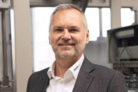 Hat schon zur Interpack und auf der Logimat Trapo als neuer CSO repräsentiert: der 55-jährige Enrico Pes.(Bild:  Trapo)