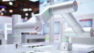 Physical AI in der Praxis: Twincat Coagent übersetzt natürliche Sprache in Maschinenbefehle und ermöglicht die intuitive Steuerung komplexer mechatronischer Systeme.  (Bild: Beckhoff Automation)