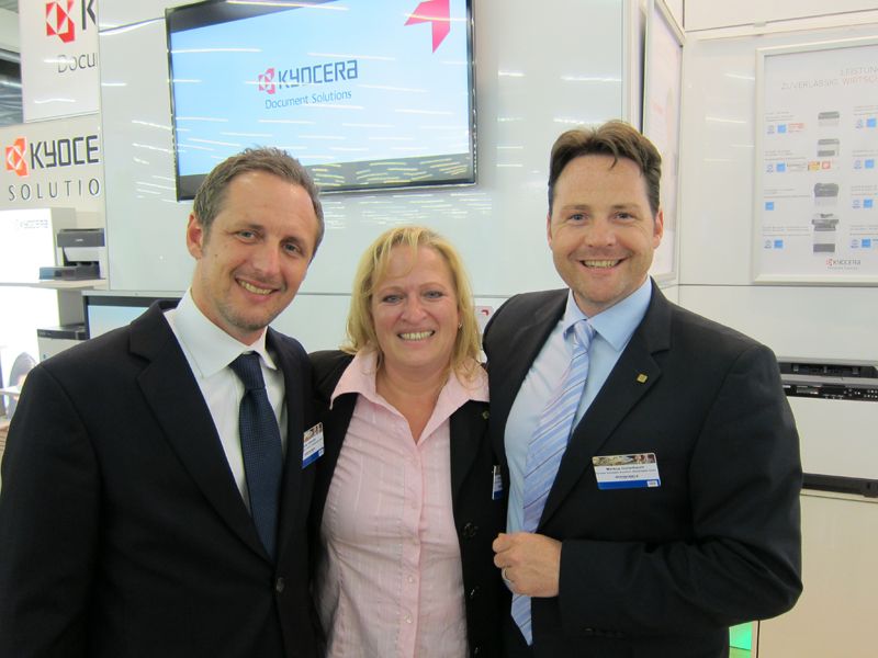 Immer ein Lächeln auf den Lippen haben Stefan Rathofer-Kilic, Martina Grüttner und Markus Hollerbaum, KYOCERA  (Bild: IT-BUSINESS)