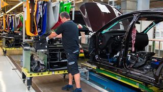 Autoproduktion im Daimler-Werk Sindelfingen. (Daimler)