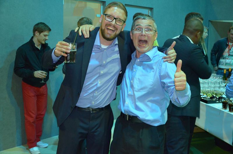 Partykanonen unter sich (l.) Sebastian Reichel, Marketing Manager Z-Wave und Prof. Dr. Christian Paetz, Sprecher Z-Wave Allianz & Inhaber Z-Wave Deutschland (Bild: IT-BUSINESS)