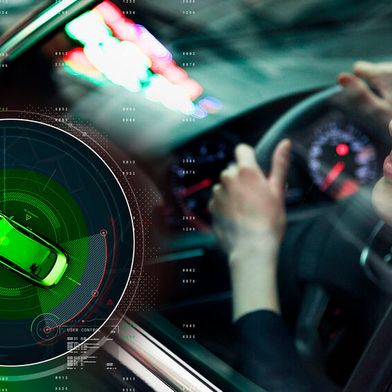 Einfach das Lenrad entfernen? Damit hat sich Tesla keine Freu(n)de gemacht. Die US-Verkehrssicherheitsbehörde NHTSA verlangt Auskunft darüber, auf welcher technischen und rechtlichen Grundlage Tesla die Einhaltung der Federal Motor Vehicle Safety Standards selbst zertifiziert hat.  (Bild: PTC)